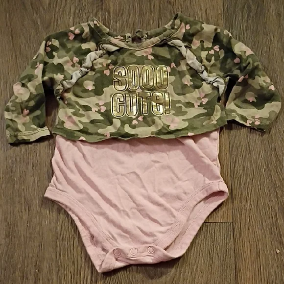 Garanimals Green and Pink Camouflage Bodysuit - Picture 1 of 7
